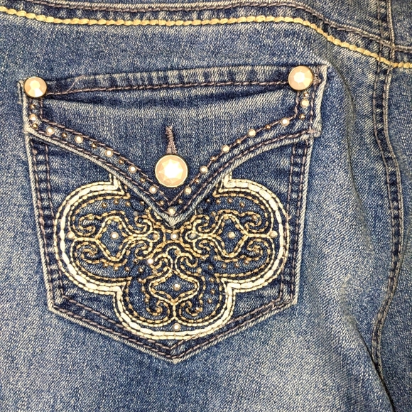 Code Bleu Andrea Women's Petite Capri Jeans - Picture 8 of 12